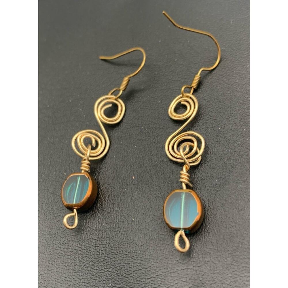 Beautiful Artsy Gold Tone Spiral Earrings With A Blue Copper Coated Glass Bead - Picture 3 of 4